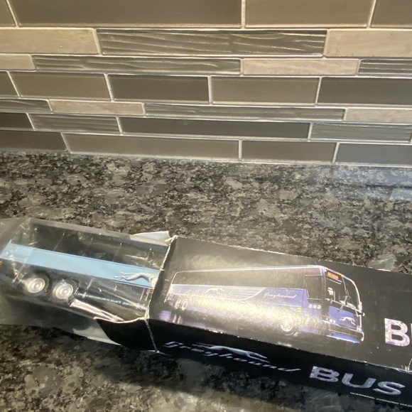 Greyhound Bus Collector Coin Bank - Picture 12 of 12